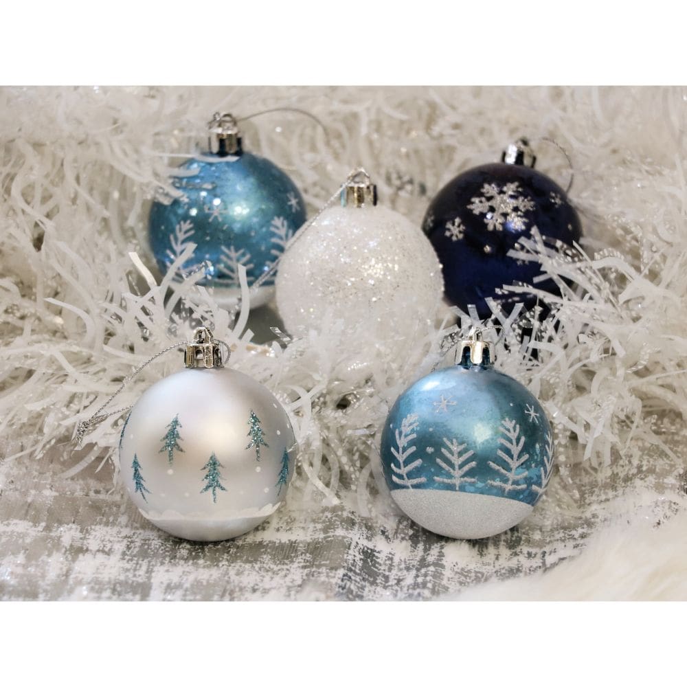 Set 9 globuri brad, albastru si argintiu, cu peisaj de iarna – decoratiune Craciun